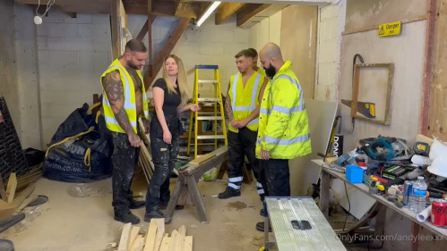 OnlyFans – Joinersamanthax – Gangbang With Builders