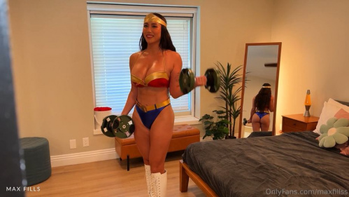 OnlyFans – Gia Venetia – Wonder Woman Step Mom Gets Fucked By Step Son