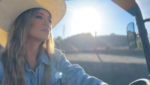 LoveHerBoobs – Blake Blossom – Country Girl’s Neighbor