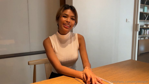 OnlyFans – Lilly Lynn – POV Secretary Roleplay Facial Sextape