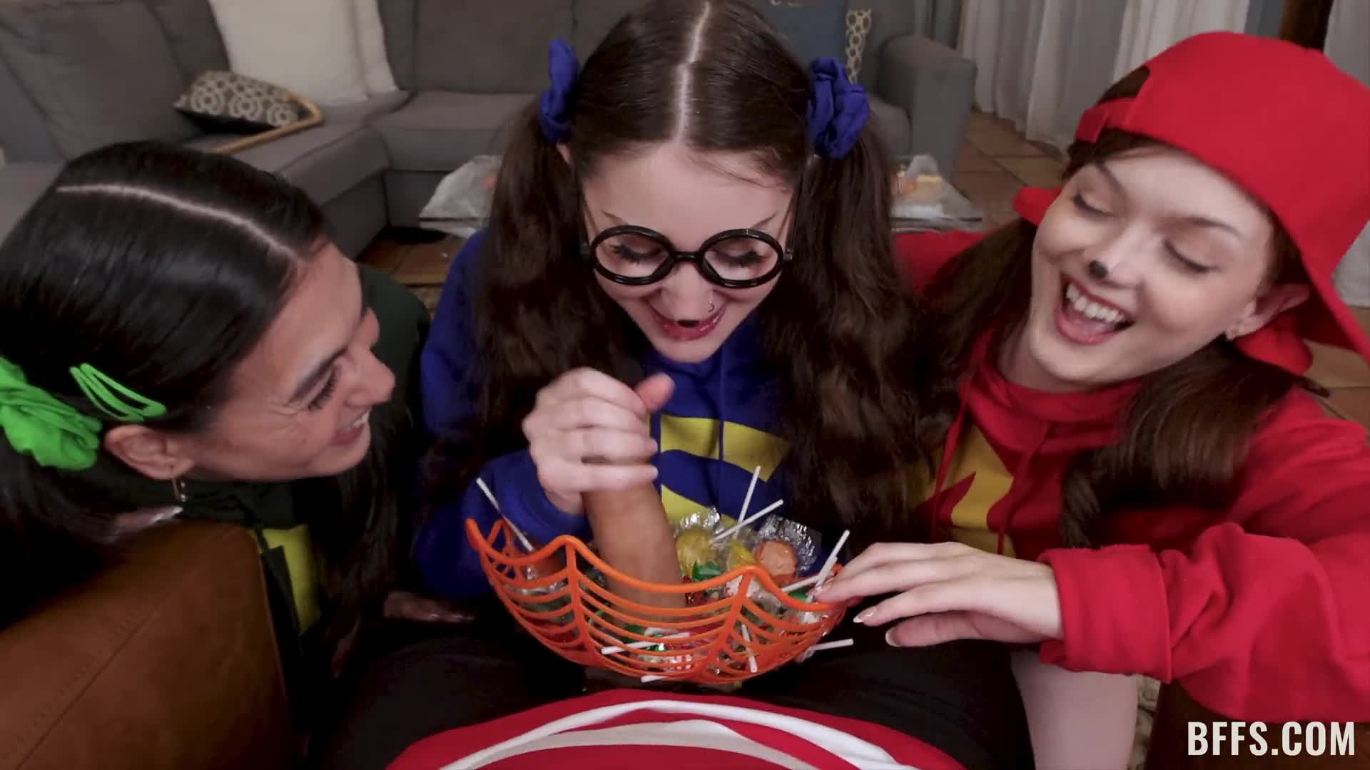 BFFS – Jade Valentine, Bella Blu, Megan Mistakes