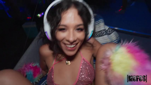 LetsPostIt – Lux La Fox Silent Disco Party