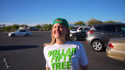 ManyVids – Wisconsin Tiff – Dollar Tree Employee Gets Her Pussy Punished For Promotion